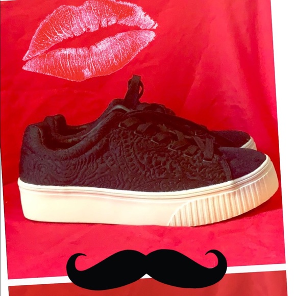 Joe's Jeans Shoes - 🆕Joe’s Platform Paisley Sneakers